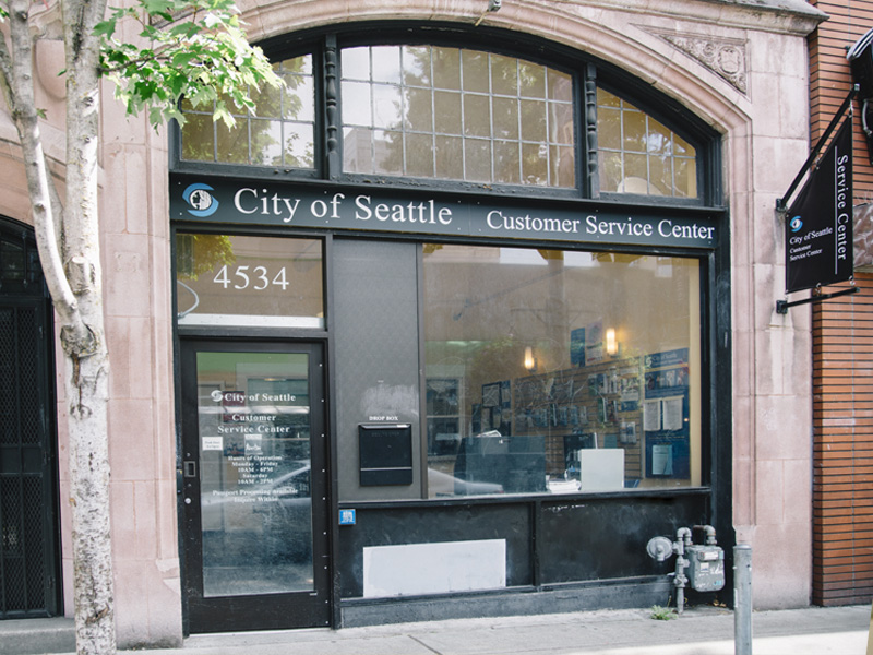 Entrance to the University Customer Service Center