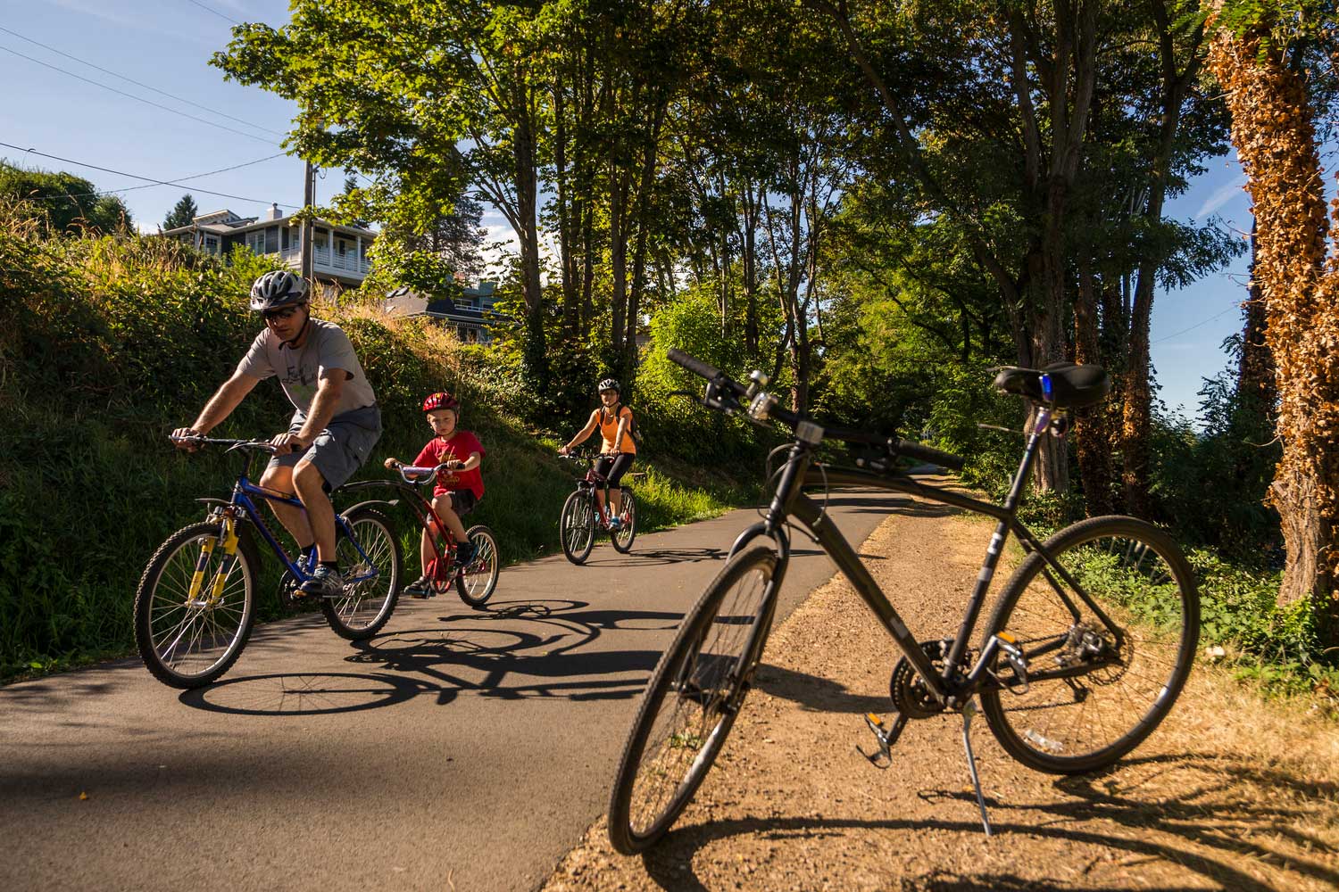Burke-Gilman Trail bike riding family - photo by TIA International Photography