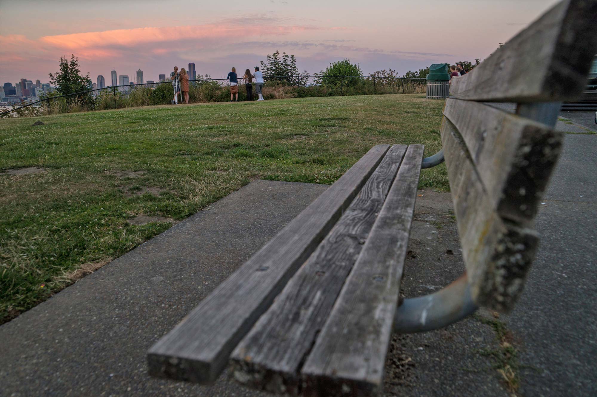 Hamilton Viewpoint Park bench - Photo by TIA International Photography